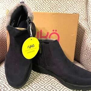 New RYKA Suede Water Repellent 'Amaze' Black Fabric Bootie. Sz 8 wide. MSRP $109